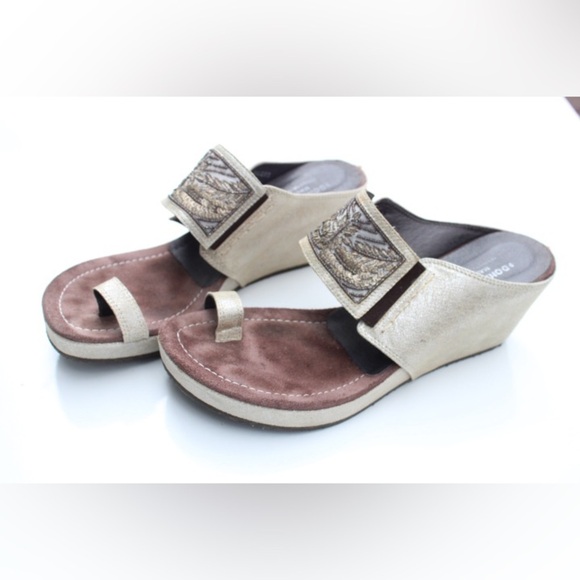 Donald J. Pliner Gilett wedges - Picture 14 of 14